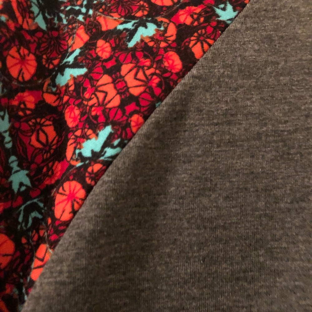 XL LLR Randy Top - Picture 3 of 3